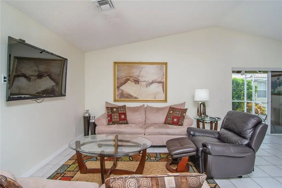Photo 4 at 4297 Pine Ridge Court, Weston