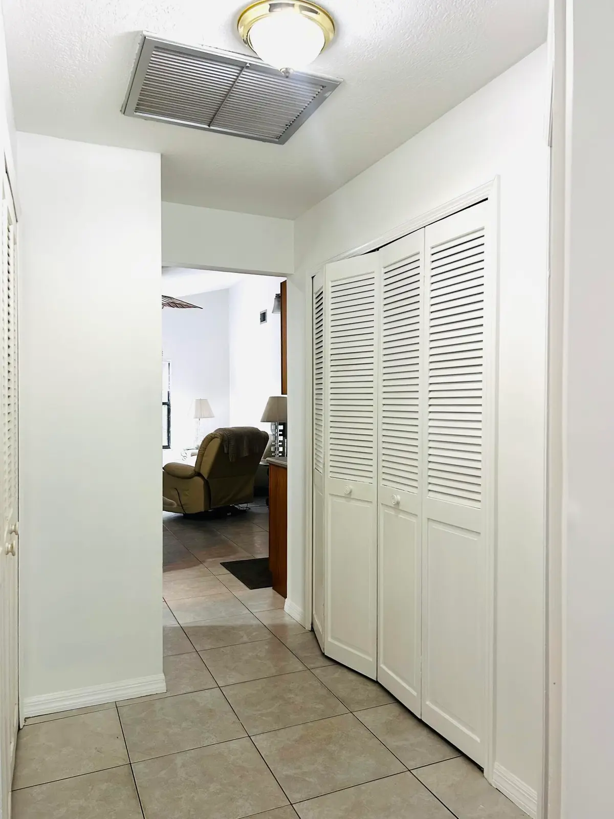 front entry at 17971 Mellen Lane, Jupiter