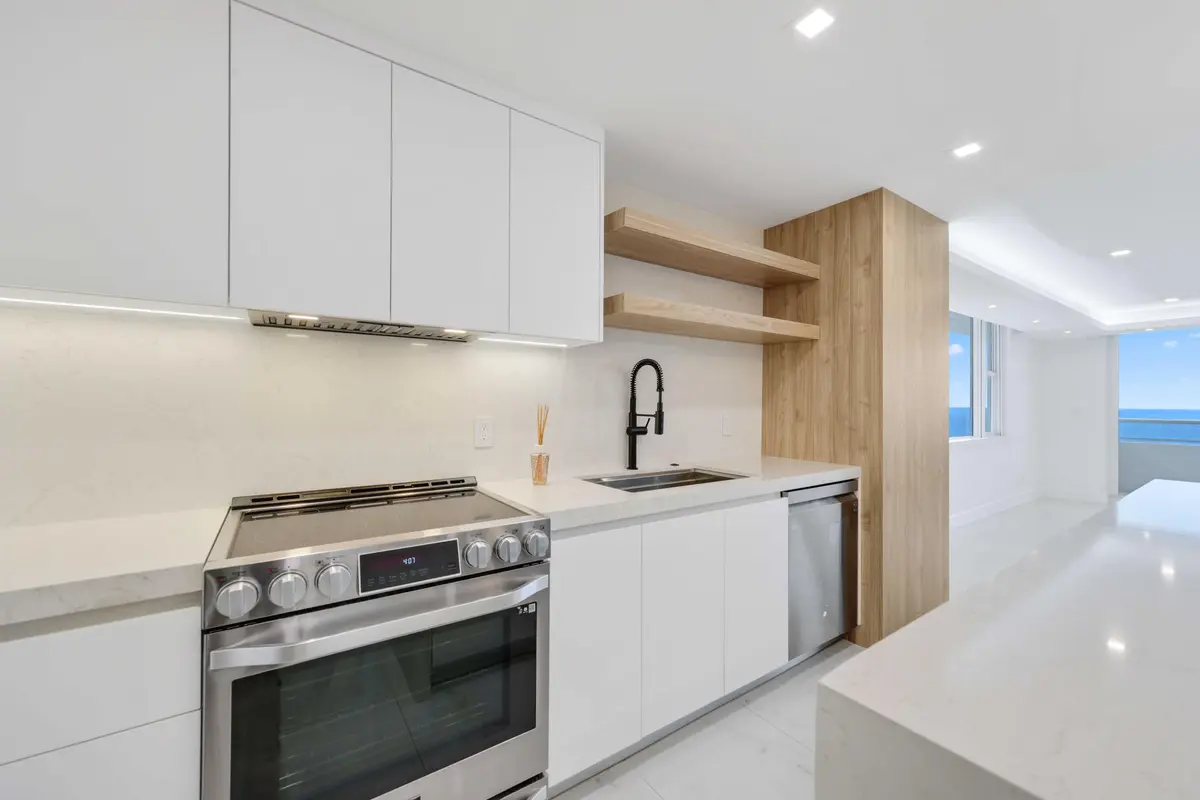 Kitchen at 545 S Fort Lauderdale Beach Boulevard 1701, Fort Lauderdale