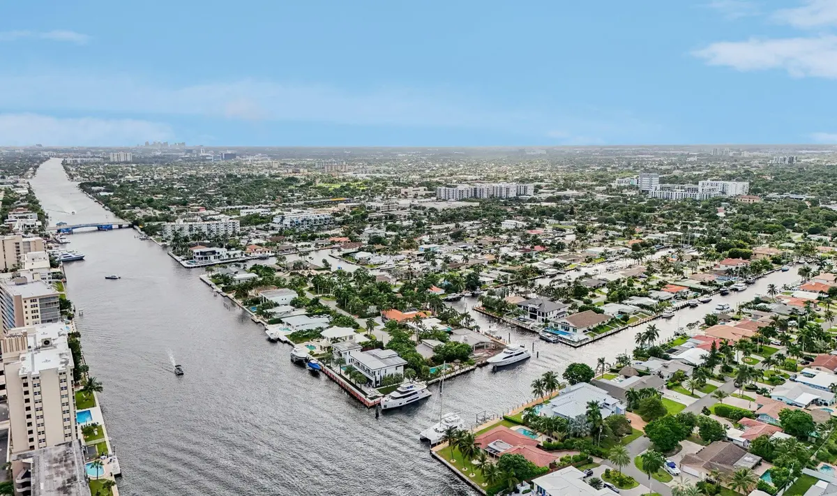 89-web-or-mls-NE 5th St-S1810-1-016 at 2731 NE 5th Street, Pompano Beach