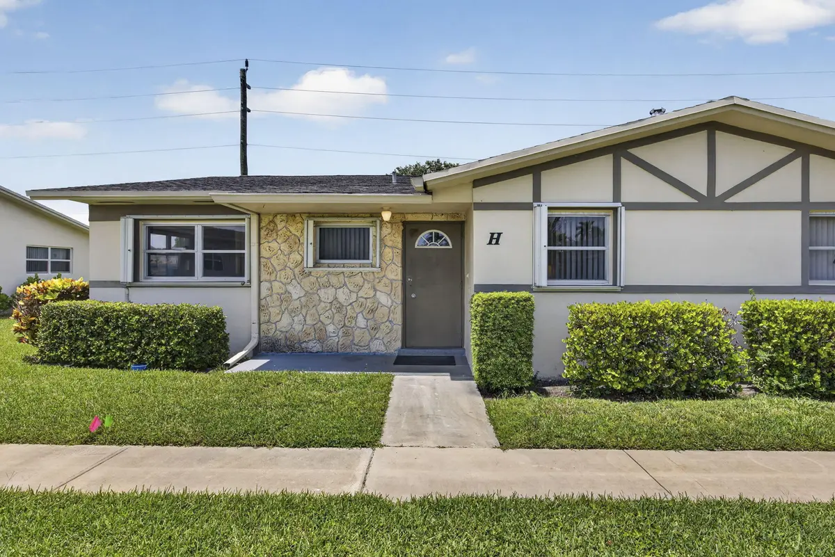 1-web-or-mls-BS1A3603 at 2521 Emory Drive H, West Palm Beach