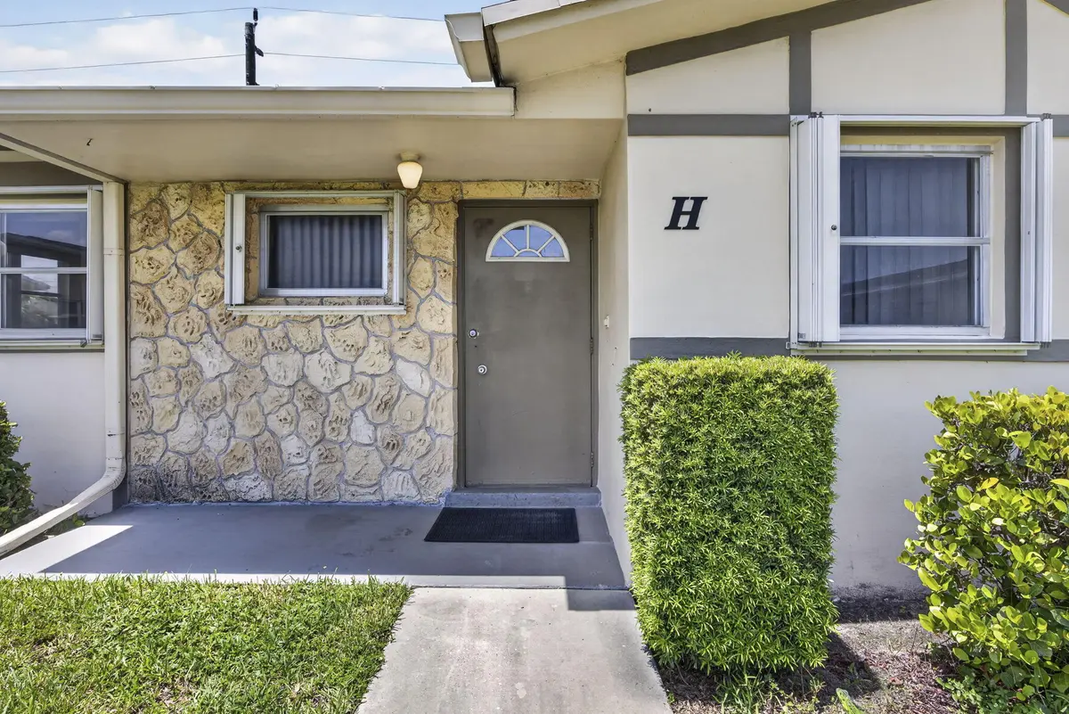 5-web-or-mls-BS1A3614 at 2521 Emory Drive H, West Palm Beach