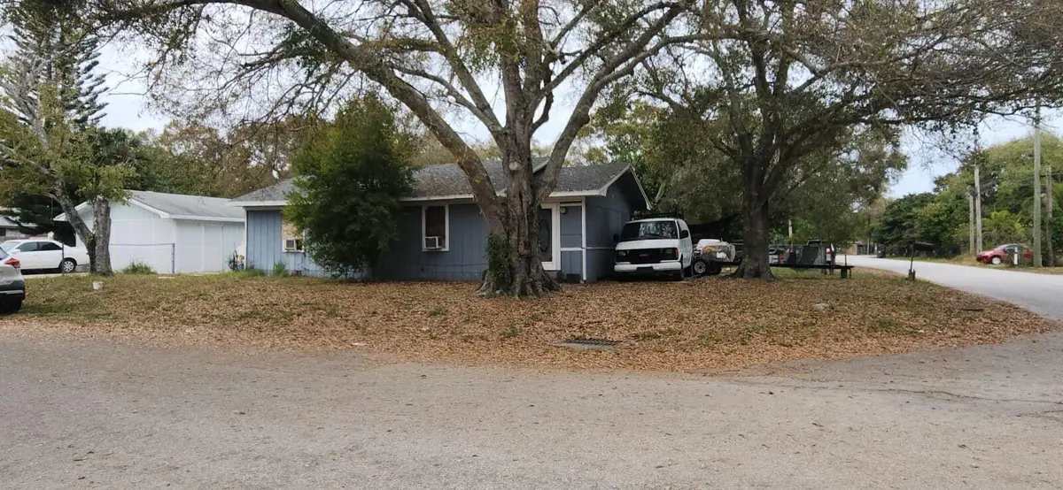 611 S 21st Street, Fort Pierce, FL – photo 1