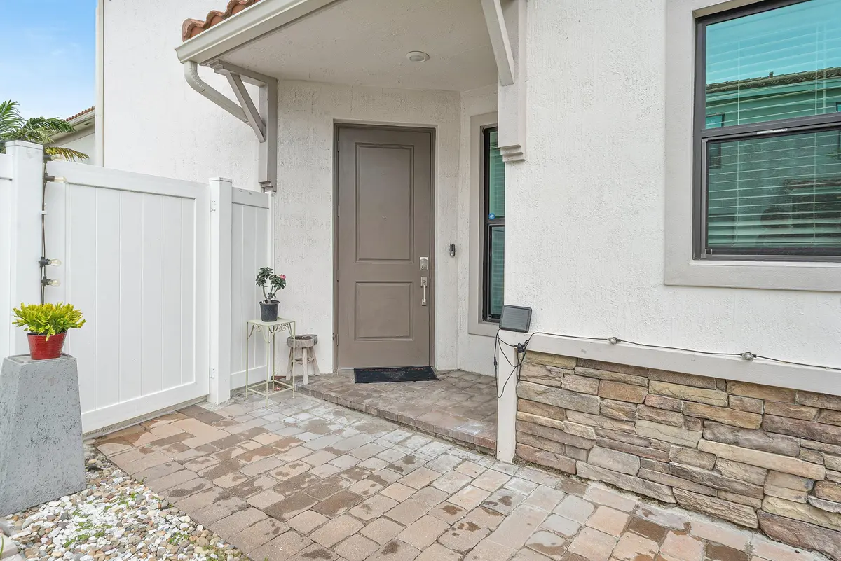 Front Door at 1011 WILLOW Place, Riviera Beach