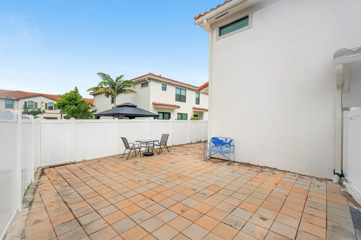 Huge Patio at 1011 WILLOW Place, Riviera Beach