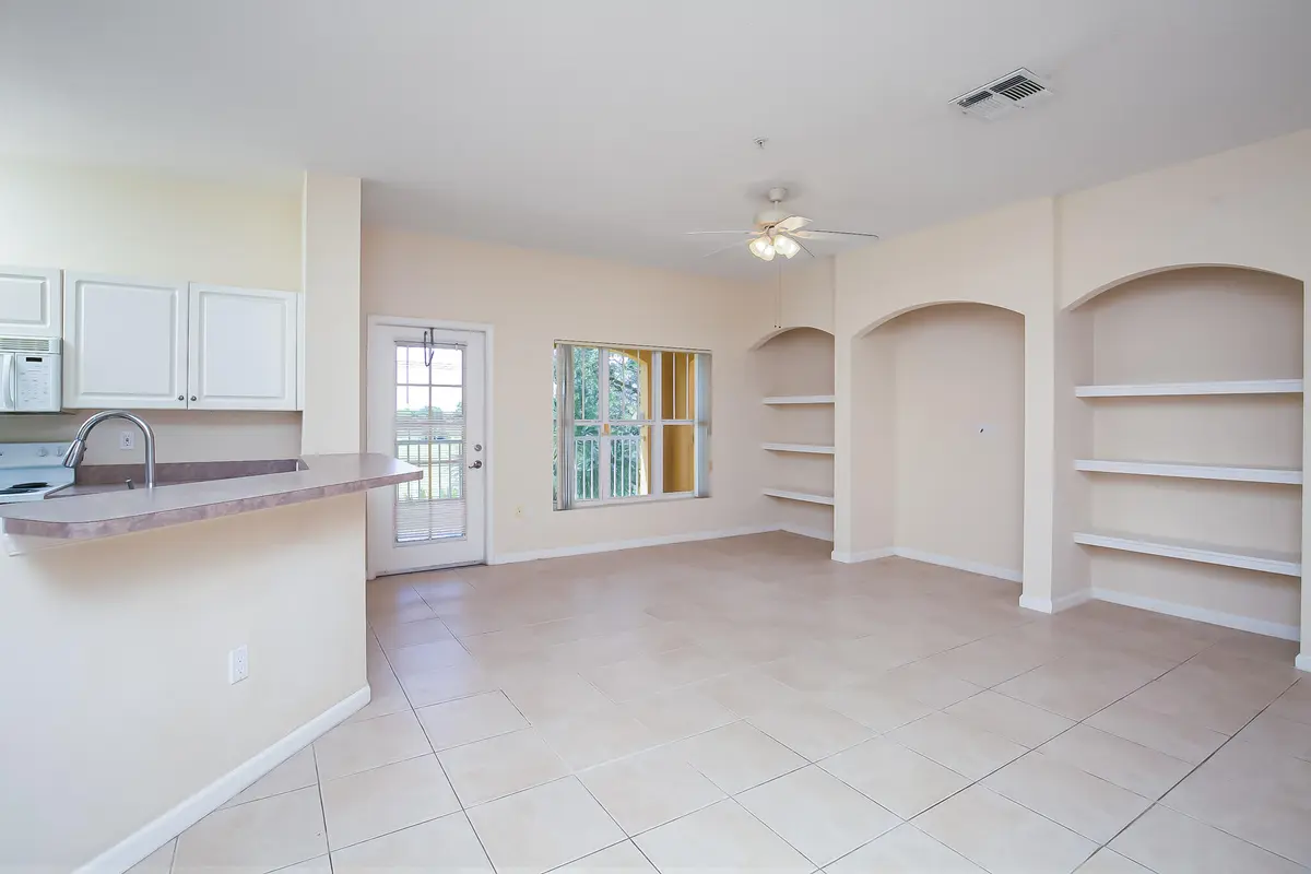5015 Fairways CIR 305 at 5015 Fairways Circle 305, Vero Beach