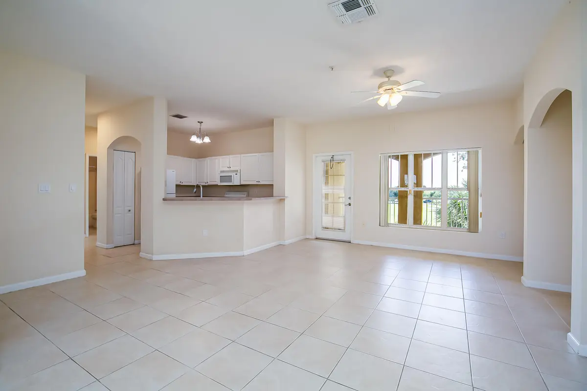 5015 Fairways CIR 305 at 5015 Fairways Circle 305, Vero Beach