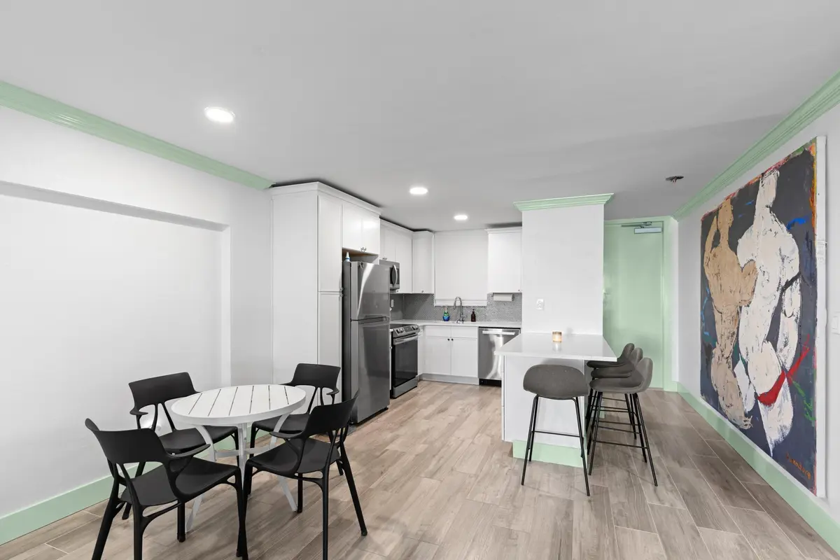 Dining/kitchen at 917 N FLAGLER Drive 108, West Palm Beach