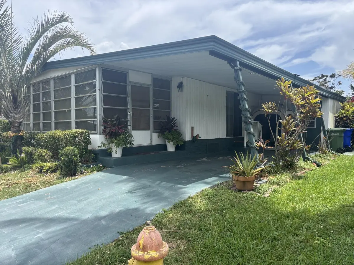 2087834c-c469-49e2-b7f4-00aecd9c3045 at 6334 NW 29th Place, Margate