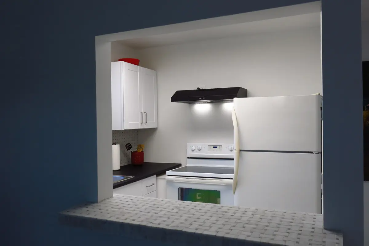 Range Hood Windsor at 331 Windsor O, West Palm Beach