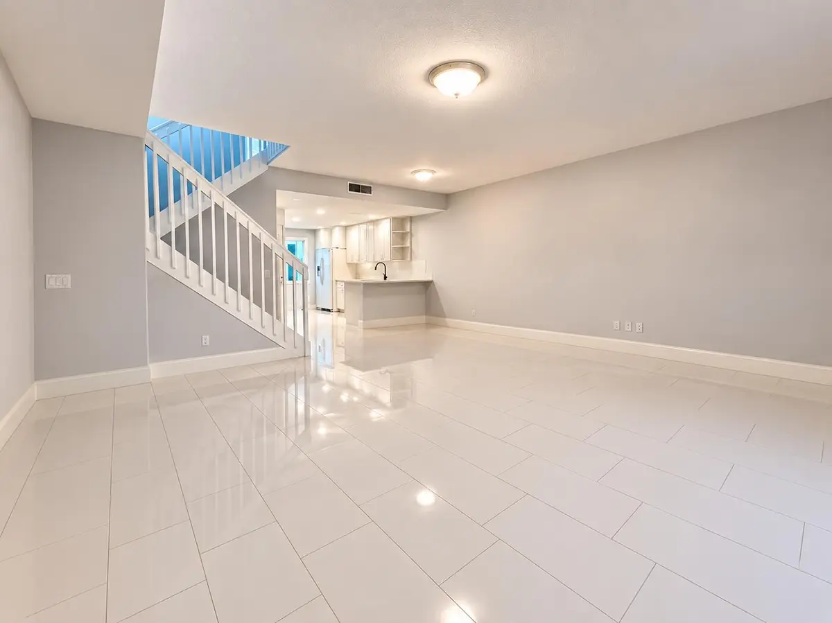 living room at 436 Capistrano Drive, Palm Beach Gardens