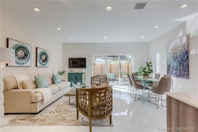 684 NE 43RD Street, Oakland Park, FL – photo 6