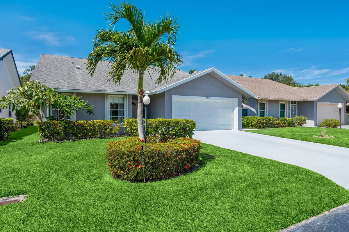Side View at 5256 Tiffany Anne Circle, West Palm Beach