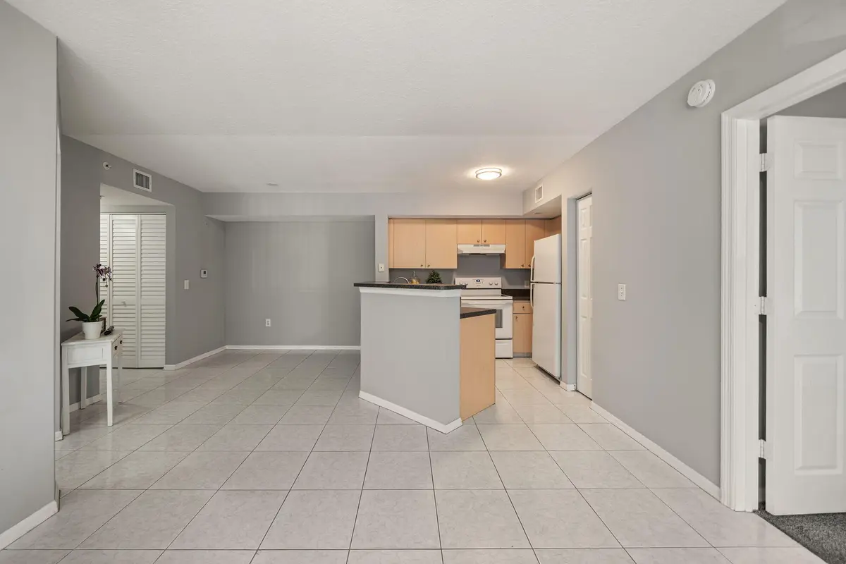 13-web-or-mls-DSC09493 at 4151 San Marino Boulevard 203, West Palm Beach