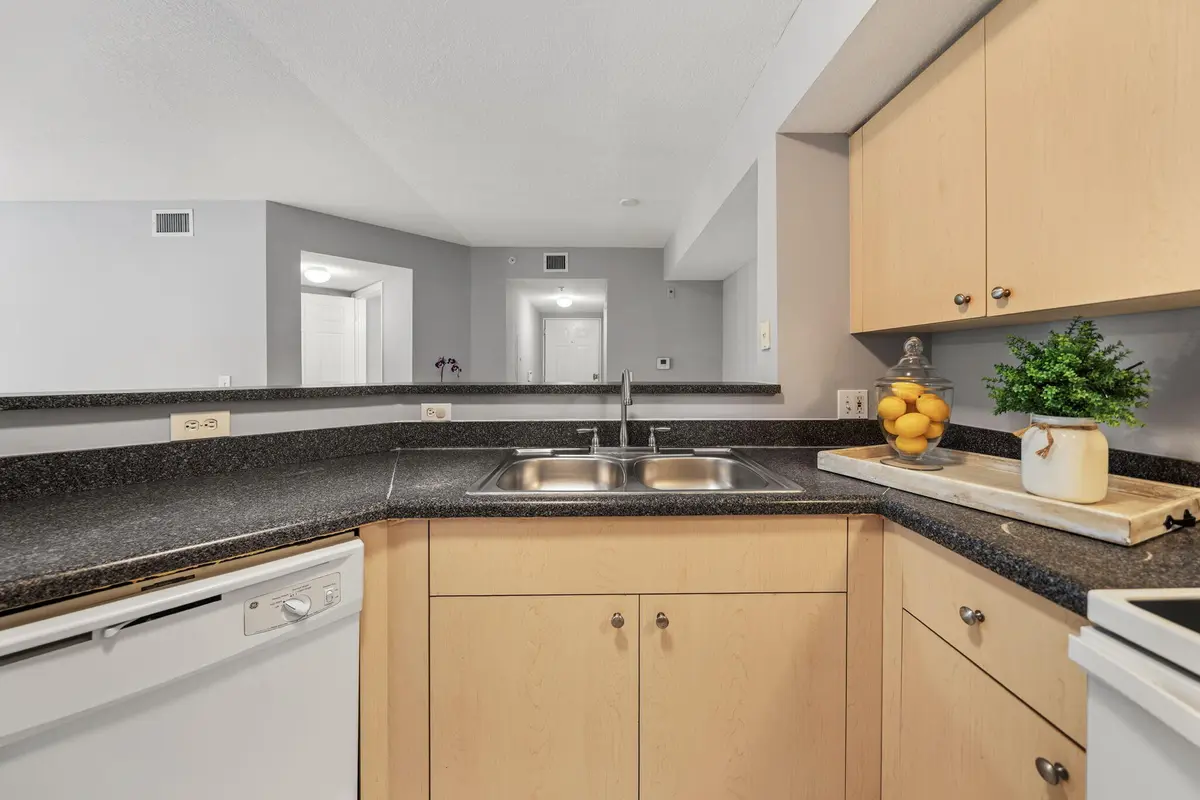 15-web-or-mls-DSC09513 at 4151 San Marino Boulevard 203, West Palm Beach