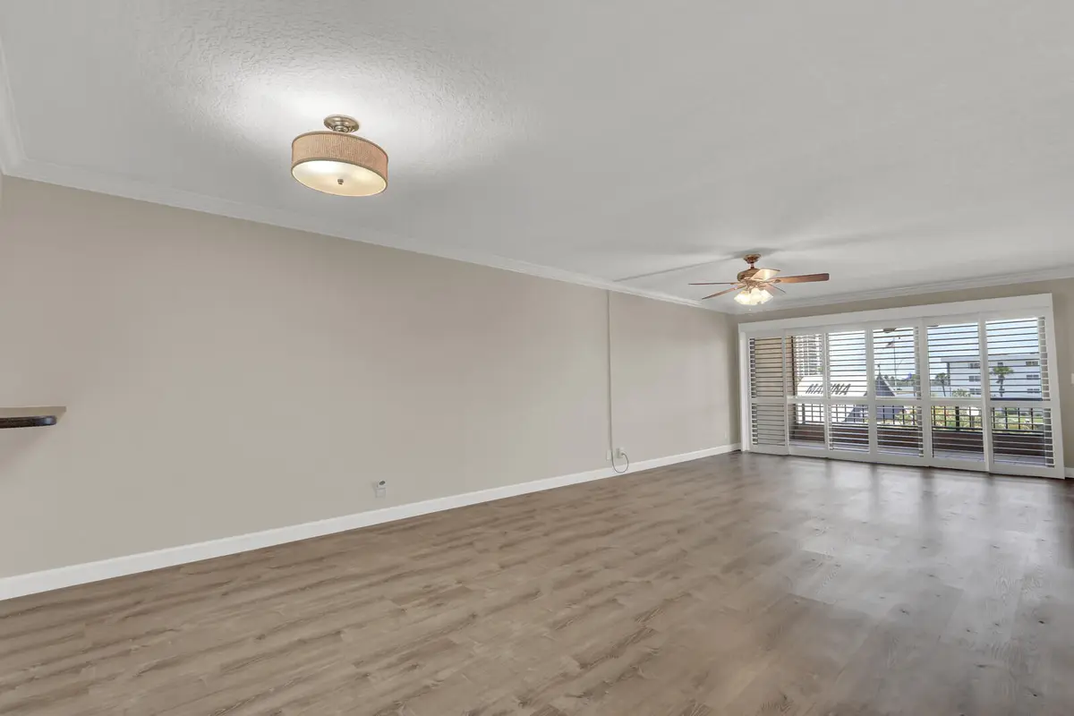 1036 US-1 221, North Palm Beach, FL – photo 3