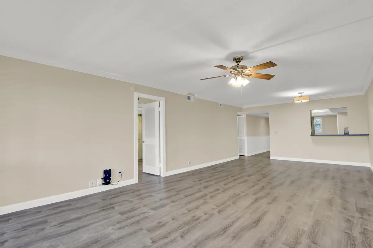 1036 US-1 221, North Palm Beach, FL – photo 6
