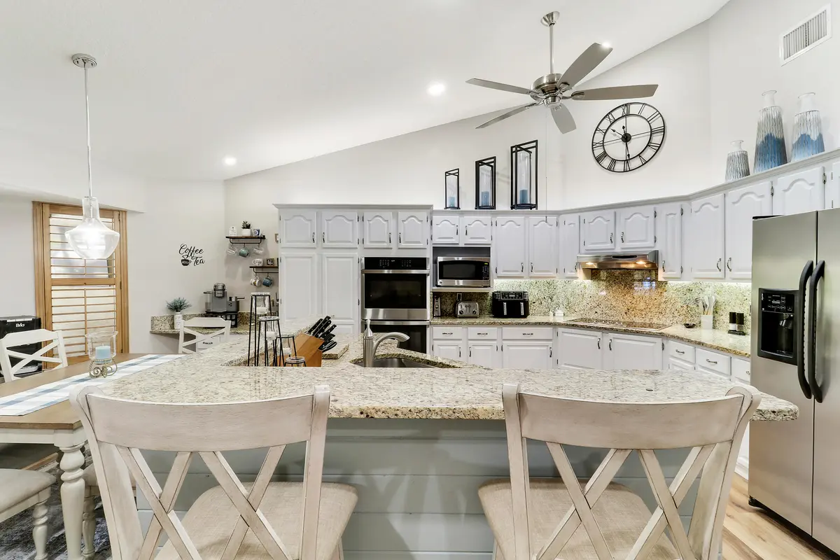 kitchen at 15421 110th Avenue, Jupiter