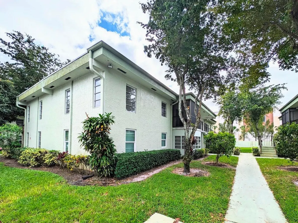 S01 at 7515 S Oriole Boulevard 203, Delray Beach