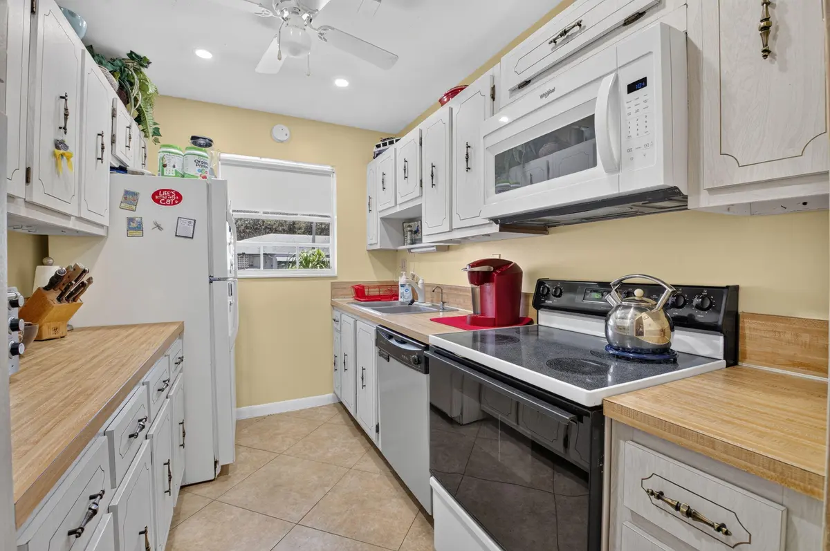 12-web-or-mls-DSC_0506 at 1180 S DRIVE Circle A, Delray Beach