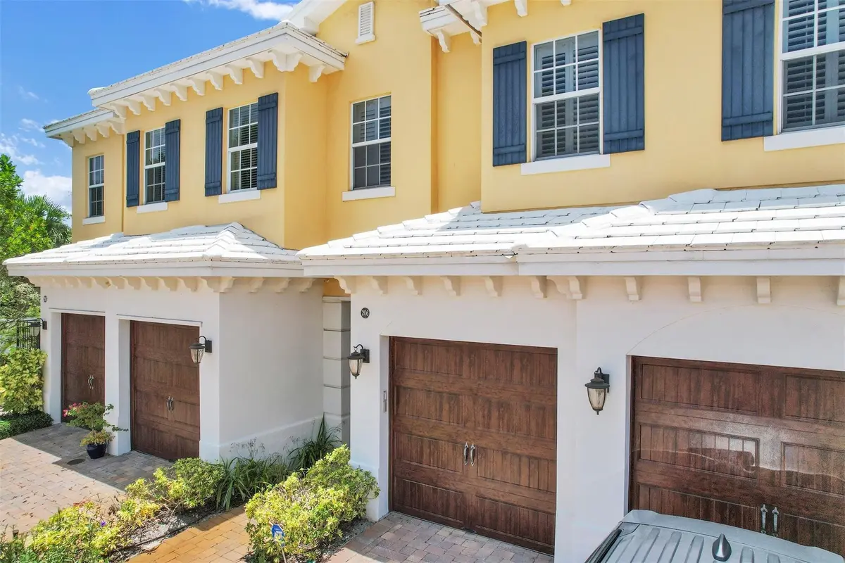 Photo 2 at 206 Mariner Court, North Palm Beach