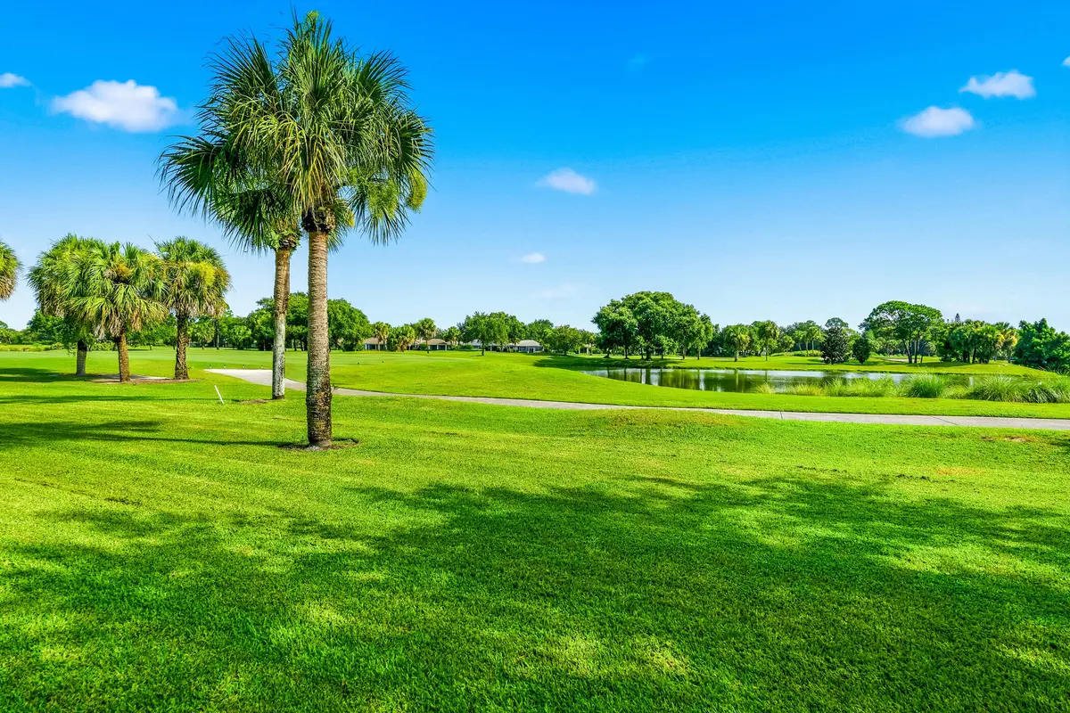 4. at 700 SUMMERWOOD Lane, Vero Beach