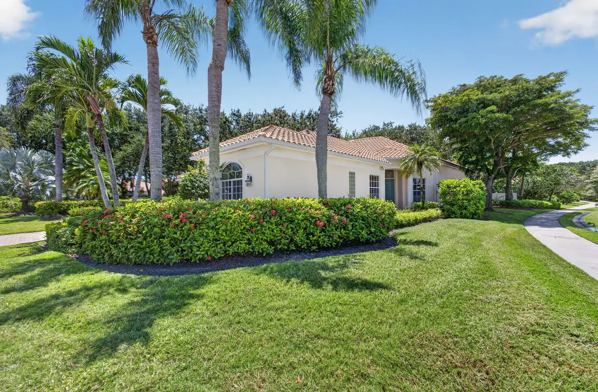CORNER LOT at 1048 DIAMOND HEAD Way, Palm Beach Gardens