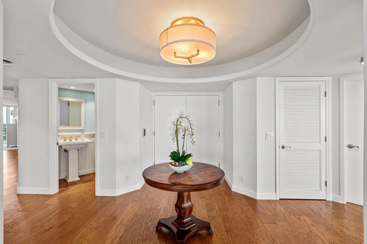 FOYER at 1400 S Ocean Boulevard 1106, Boca Raton