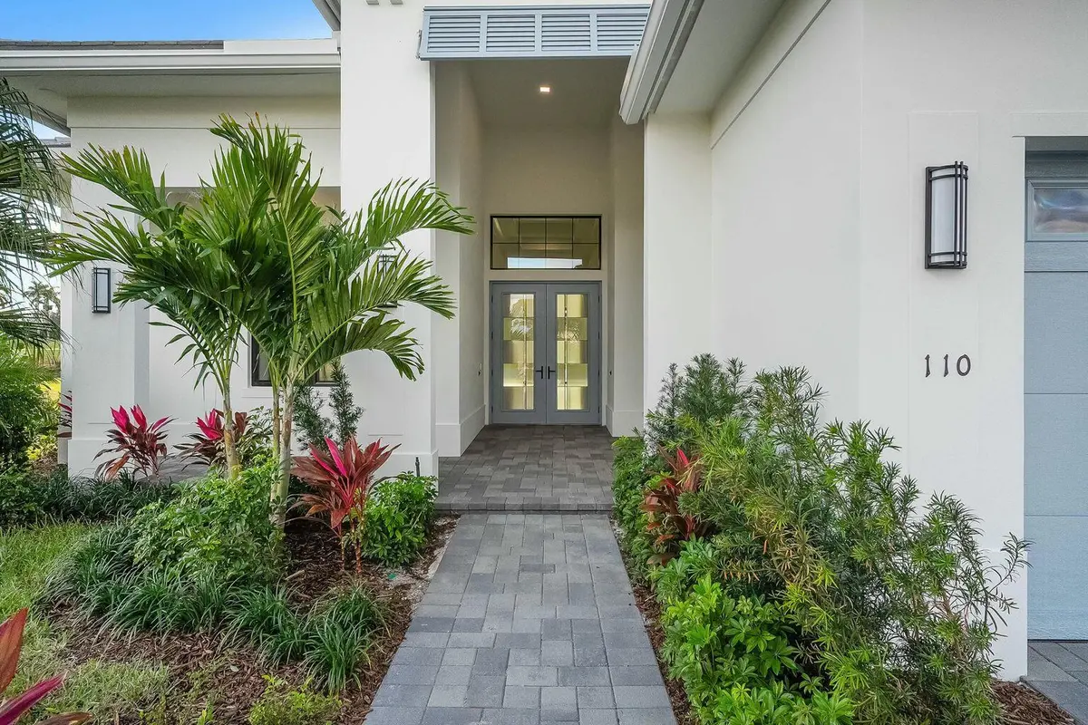 Covered Entry at 110 SE Via Verona, Port St. Lucie