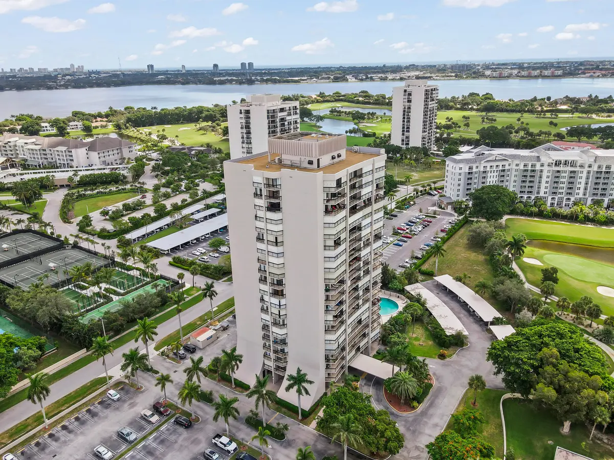 condo 2 at 2425 PRESIDENTIAL Way 1006, West Palm Beach