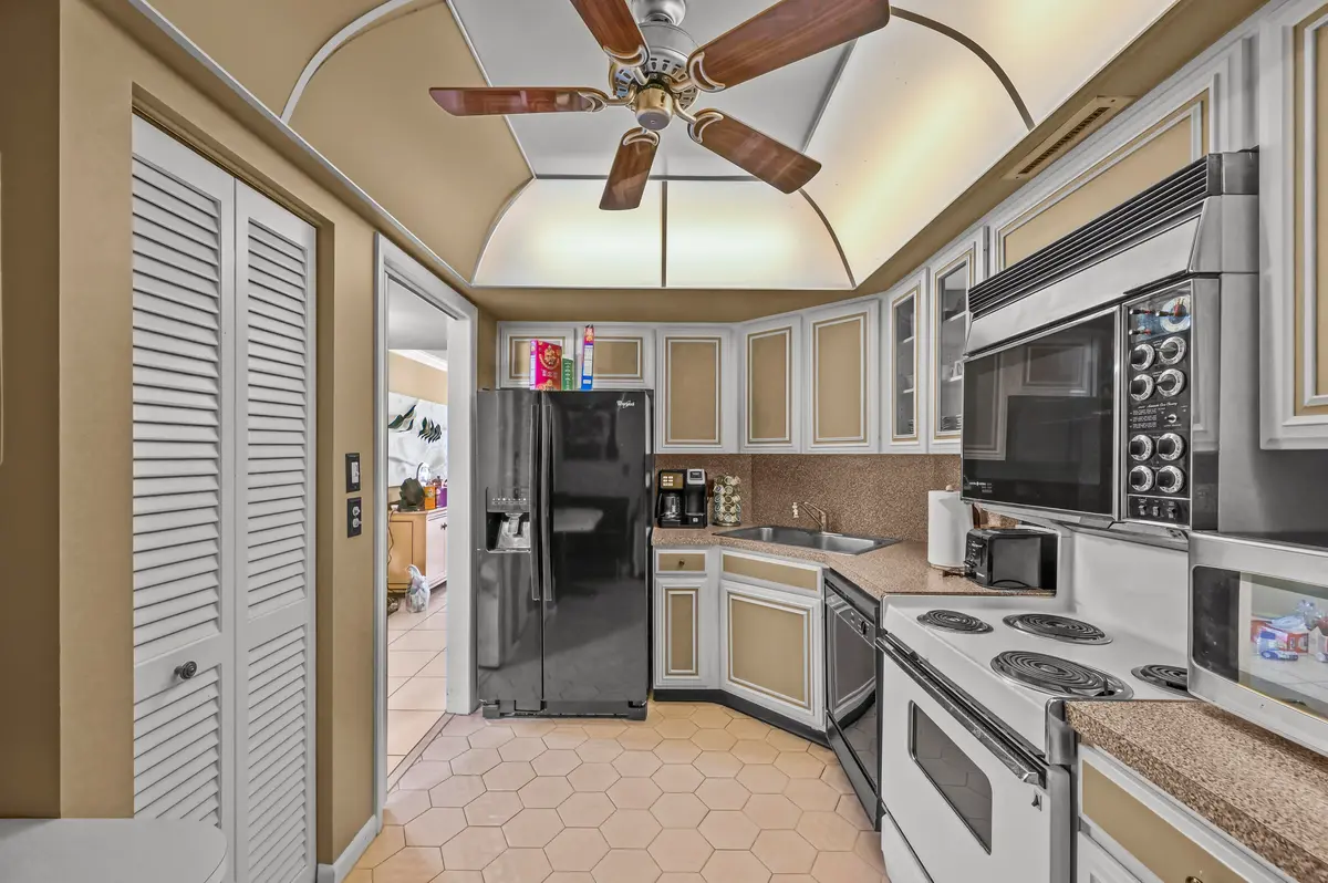 condo5 at 2425 PRESIDENTIAL Way 1006, West Palm Beach