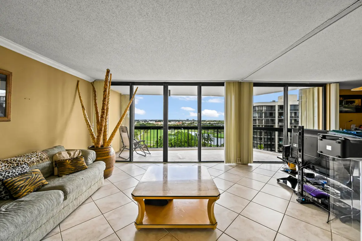 Condo 7 at 2425 PRESIDENTIAL Way 1006, West Palm Beach