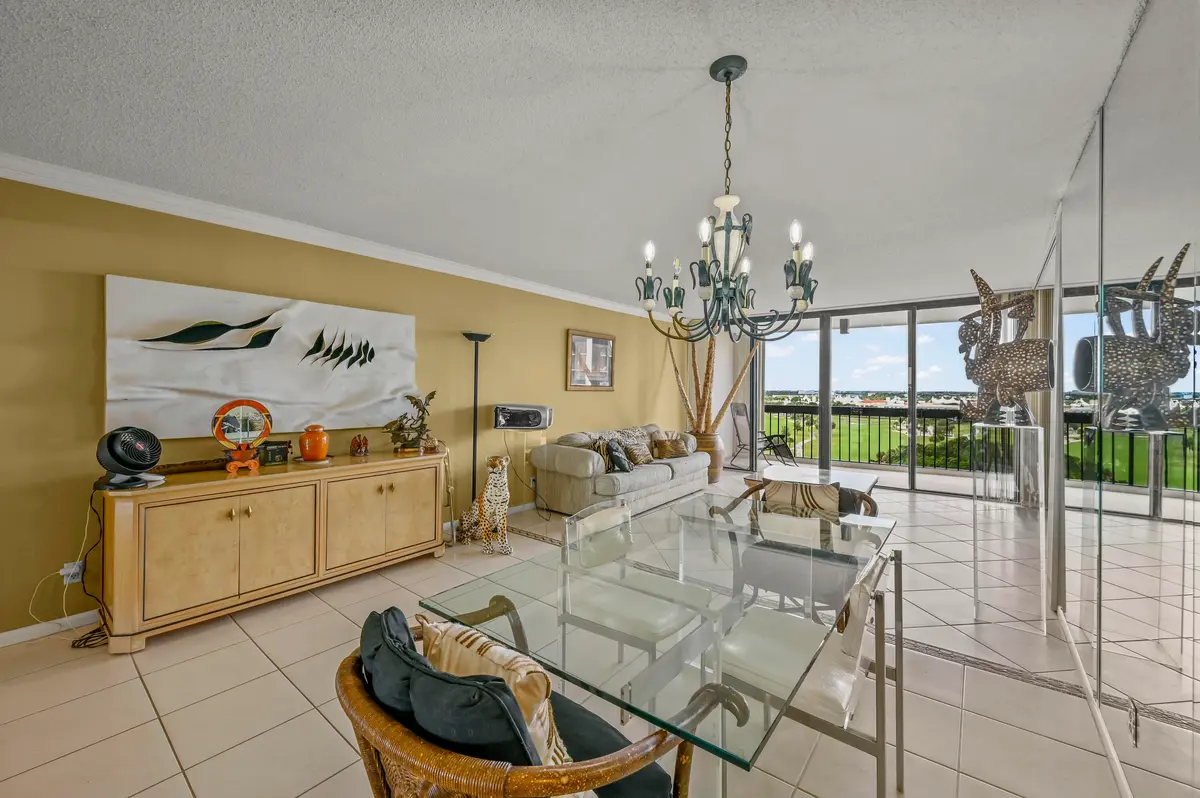 condo8 at 2425 PRESIDENTIAL Way 1006, West Palm Beach