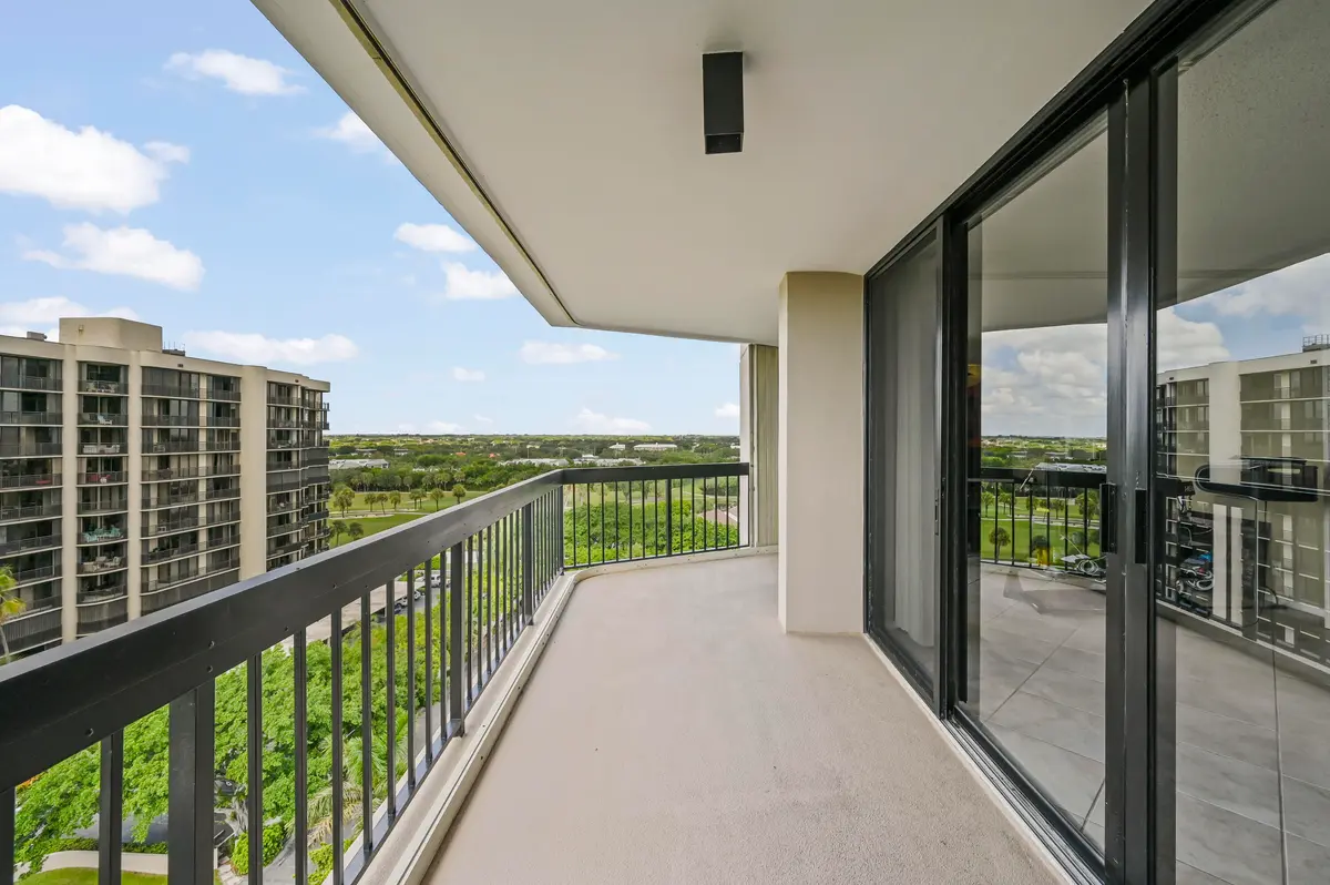 condo9 at 2425 PRESIDENTIAL Way 1006, West Palm Beach