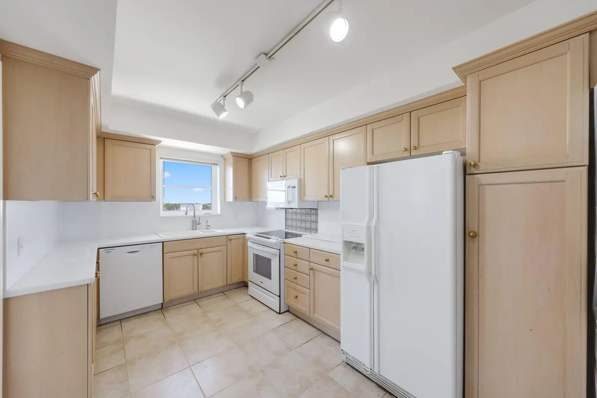 50 East Road, 10a - 2.jpg-SMALL at 50 East Road 10A, Delray Beach