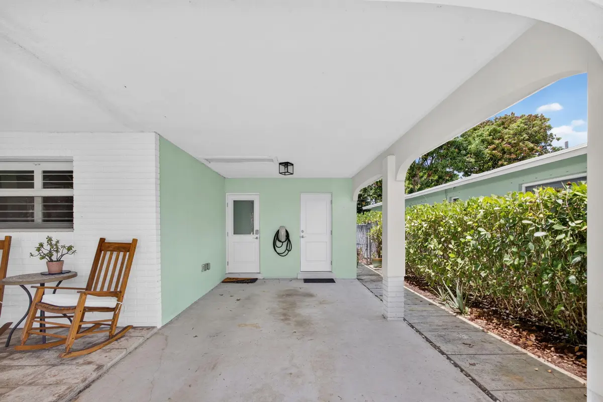 13-web-or-mls-5D1A3885 at 213 Fordham Drive, Lake Worth