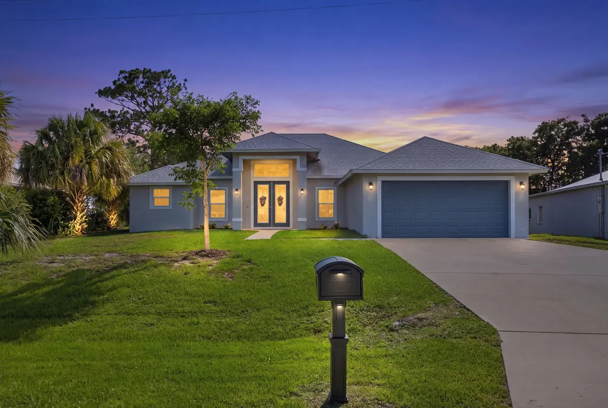 - at 1174 SW Edinburgh Drive, Port St. Lucie