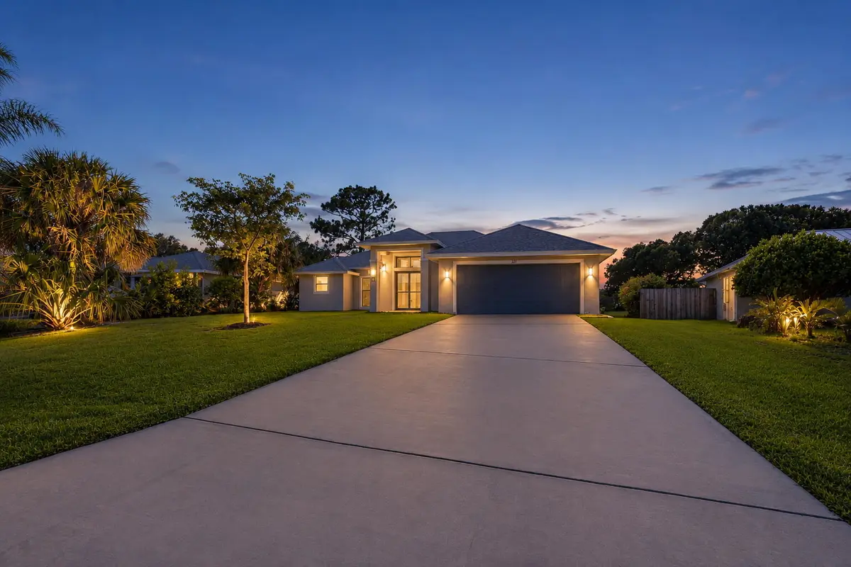 - at 1174 SW Edinburgh Drive, Port St. Lucie