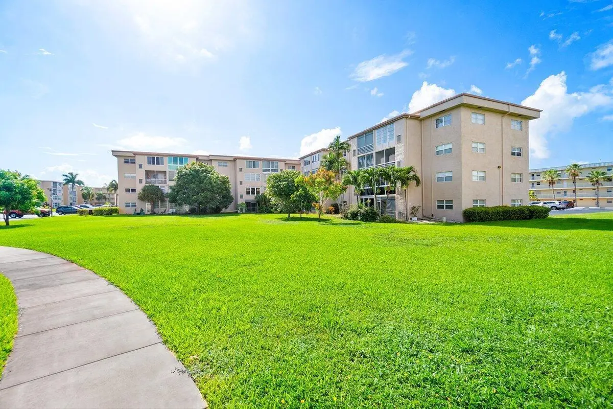 001-2615Northeast1stCourt-407-BoyntonBea at 2615 NE 1ST Court 407, Boynton Beach