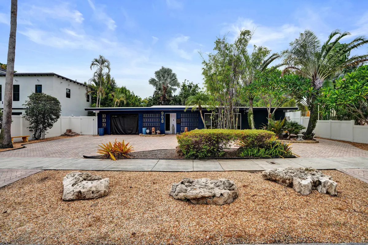 DSC06183 at 908 NE 16th Place, Fort Lauderdale
