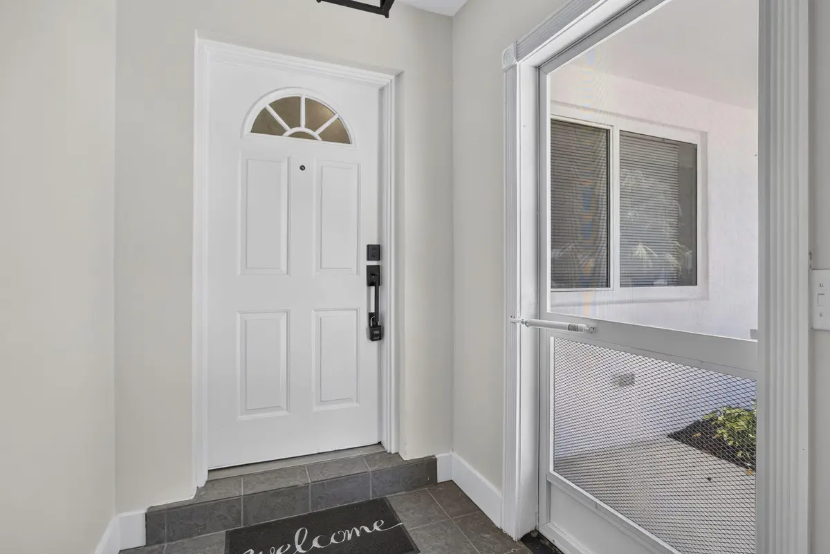 Foyer at 514 Riverside Drive, Palm Beach Gardens