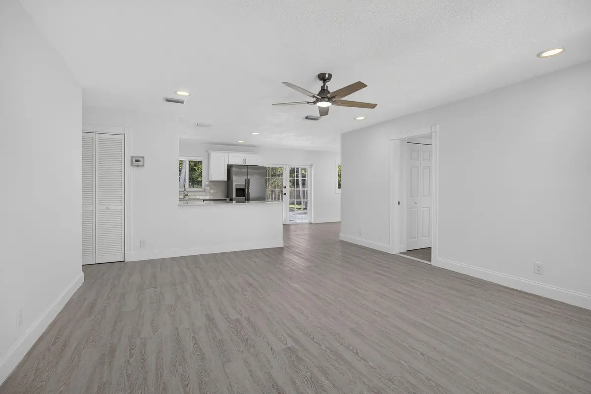 Living at 514 Riverside Drive, Palm Beach Gardens