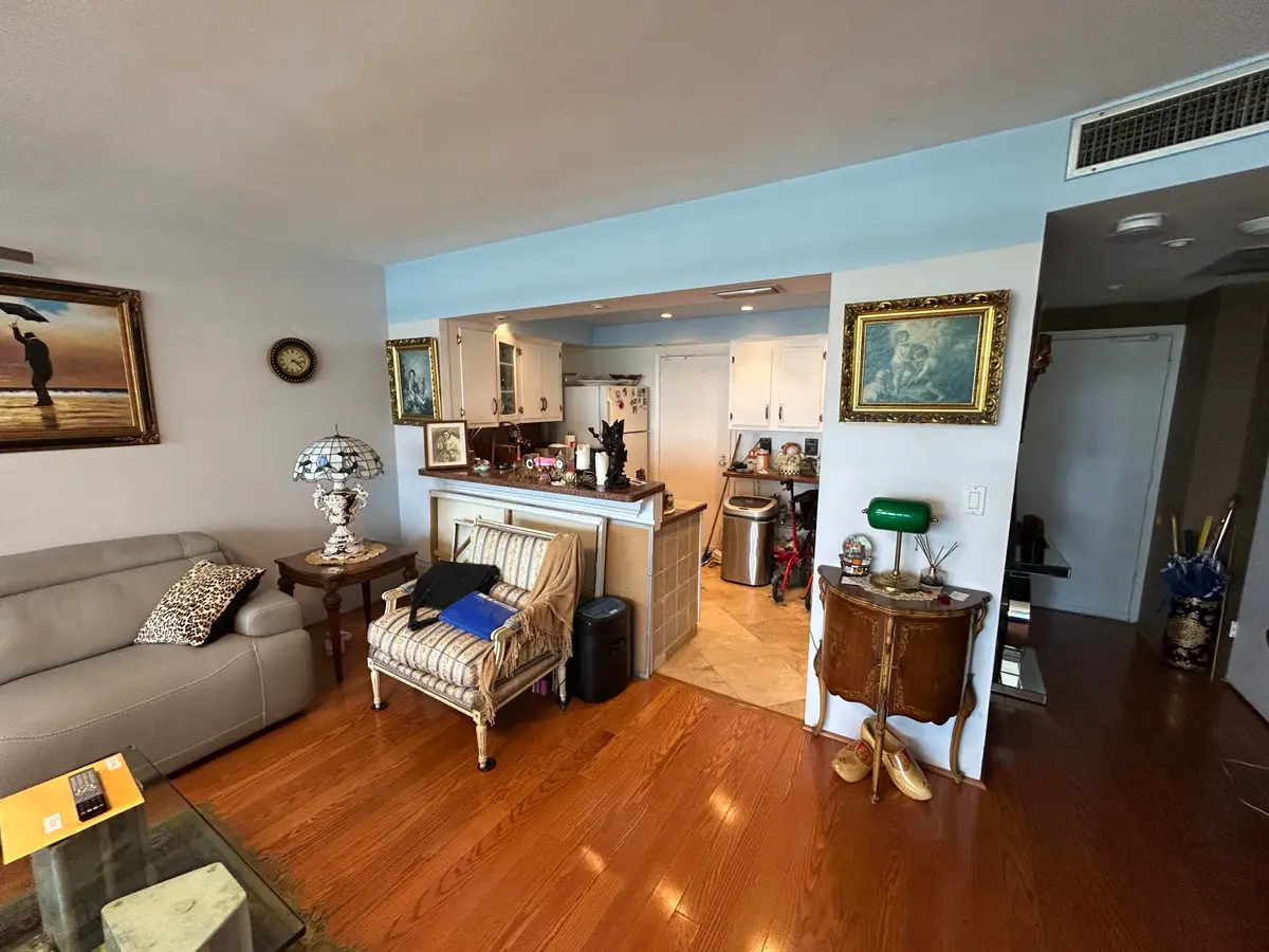 Open Kitchen at 3333 NE 34th Street 414, Fort Lauderdale