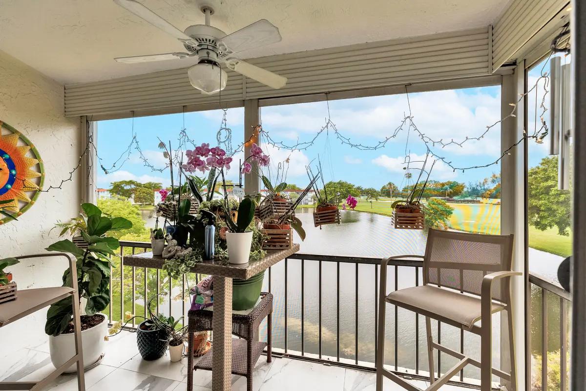 EXT-3 at 9500 N Hollybrook Lake Drive 301, Pembroke Pines