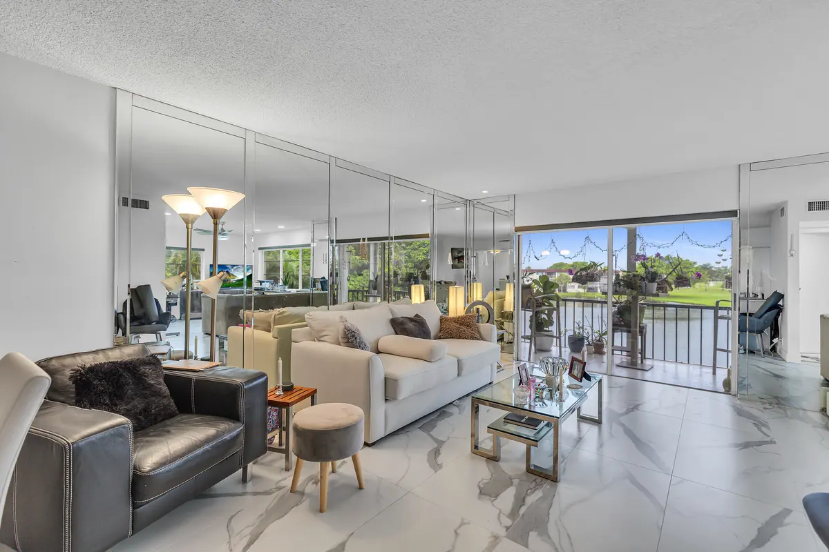 INT-5 at 9500 N Hollybrook Lake Drive 301, Pembroke Pines