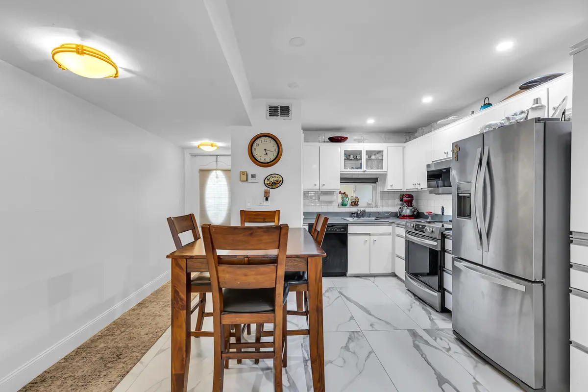 INT-11 at 9500 N Hollybrook Lake Drive 301, Pembroke Pines