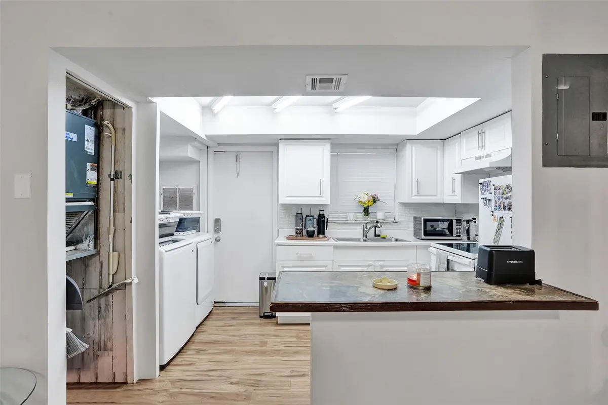 Photo 5 at 4240 NW 21ST Avenue 1, Oakland Park