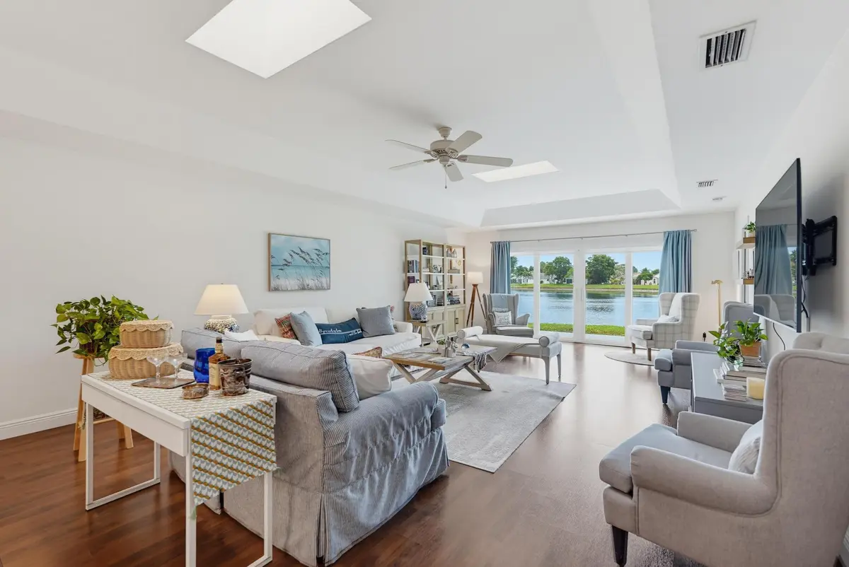 Giant Great Room at 9123 PINE SPRINGS Drive, Boca Raton