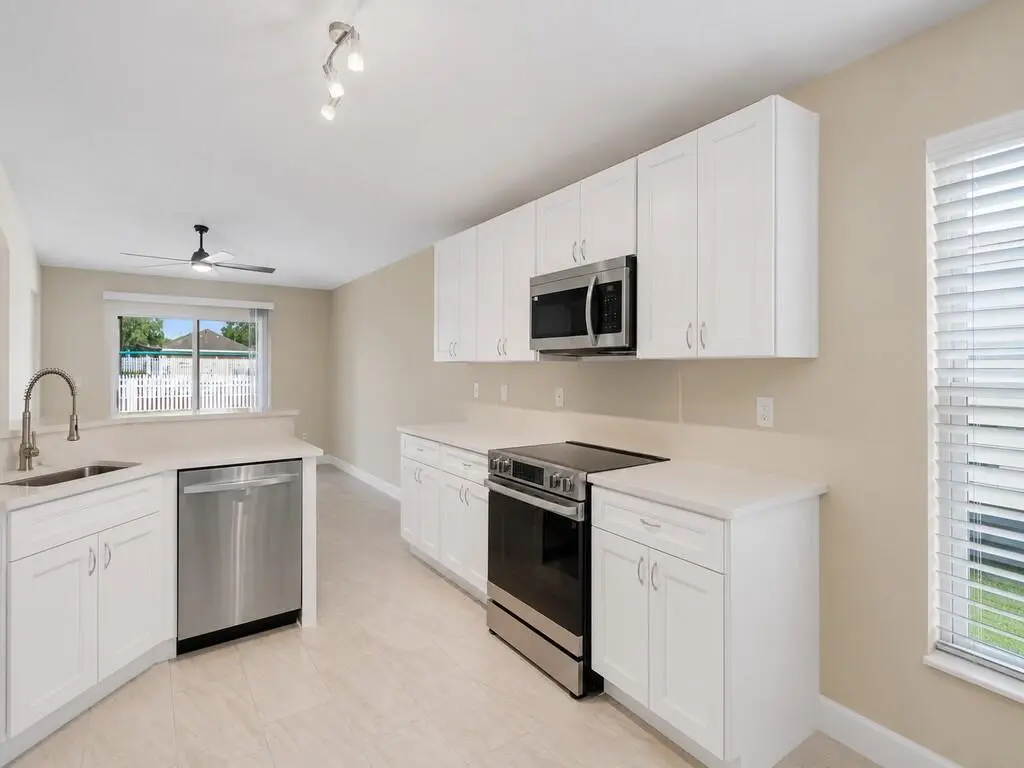 Kitchen at 962 E 13th Square, Vero Beach