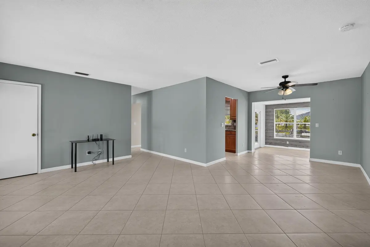 Living area at 416 SE Naranja Avenue, Port St. Lucie